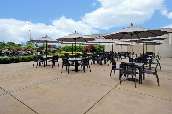 DoubleTree By Hilton Hotel Pleasanton At The Club image 19