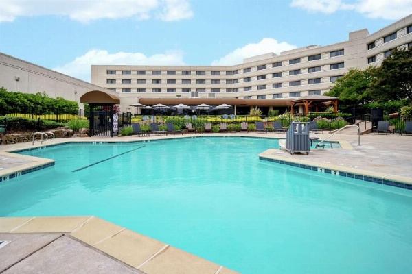 DoubleTree By Hilton Hotel Pleasanton At The Club image 20
