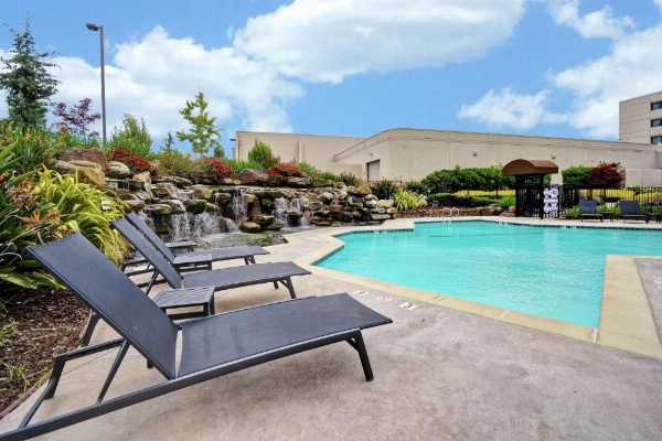 DoubleTree By Hilton Hotel Pleasanton At The Club image 23