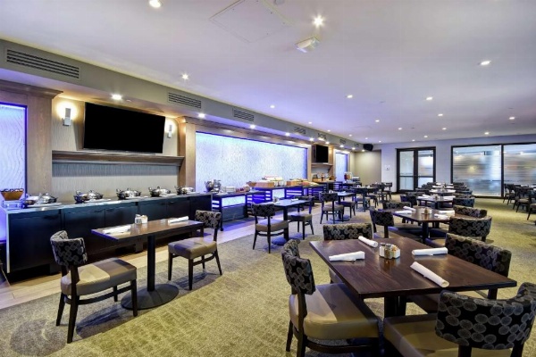 DoubleTree By Hilton Hotel Pleasanton At The Club image 28