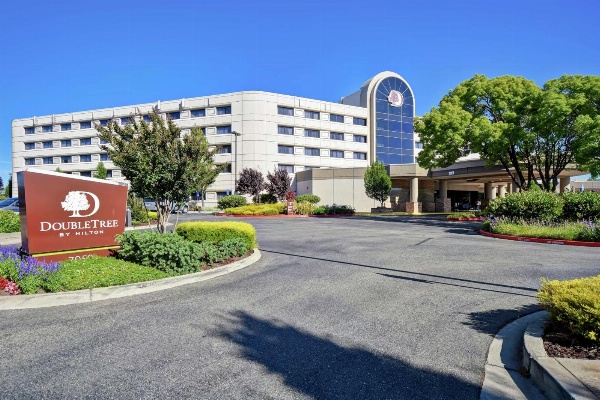 DoubleTree By Hilton Hotel Pleasanton At The Club image 5